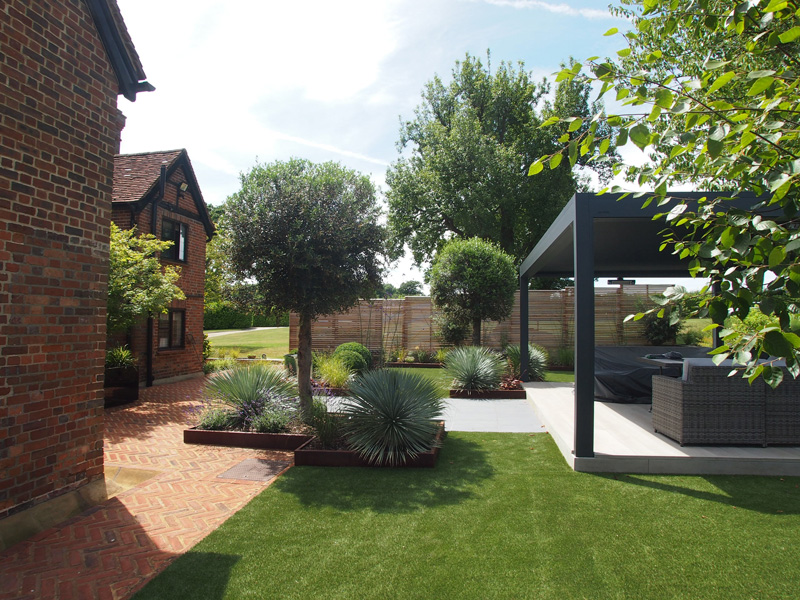 garden design & makeovers in Surrey and London